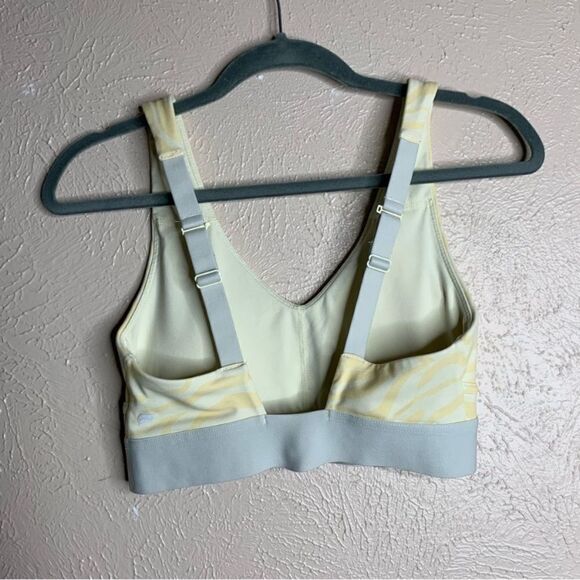 Fabletics all day everyday zebra v neck padded sport bra yellow gray - Picture 4 of 8